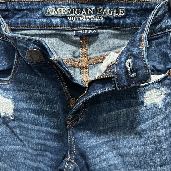 AEO Distressed ‘HELL YEAH’ Jeans - Size 2R - Picture 9 of 12
